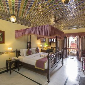 Royal Suite Family Pick up on Arrival only from Train or Bus station